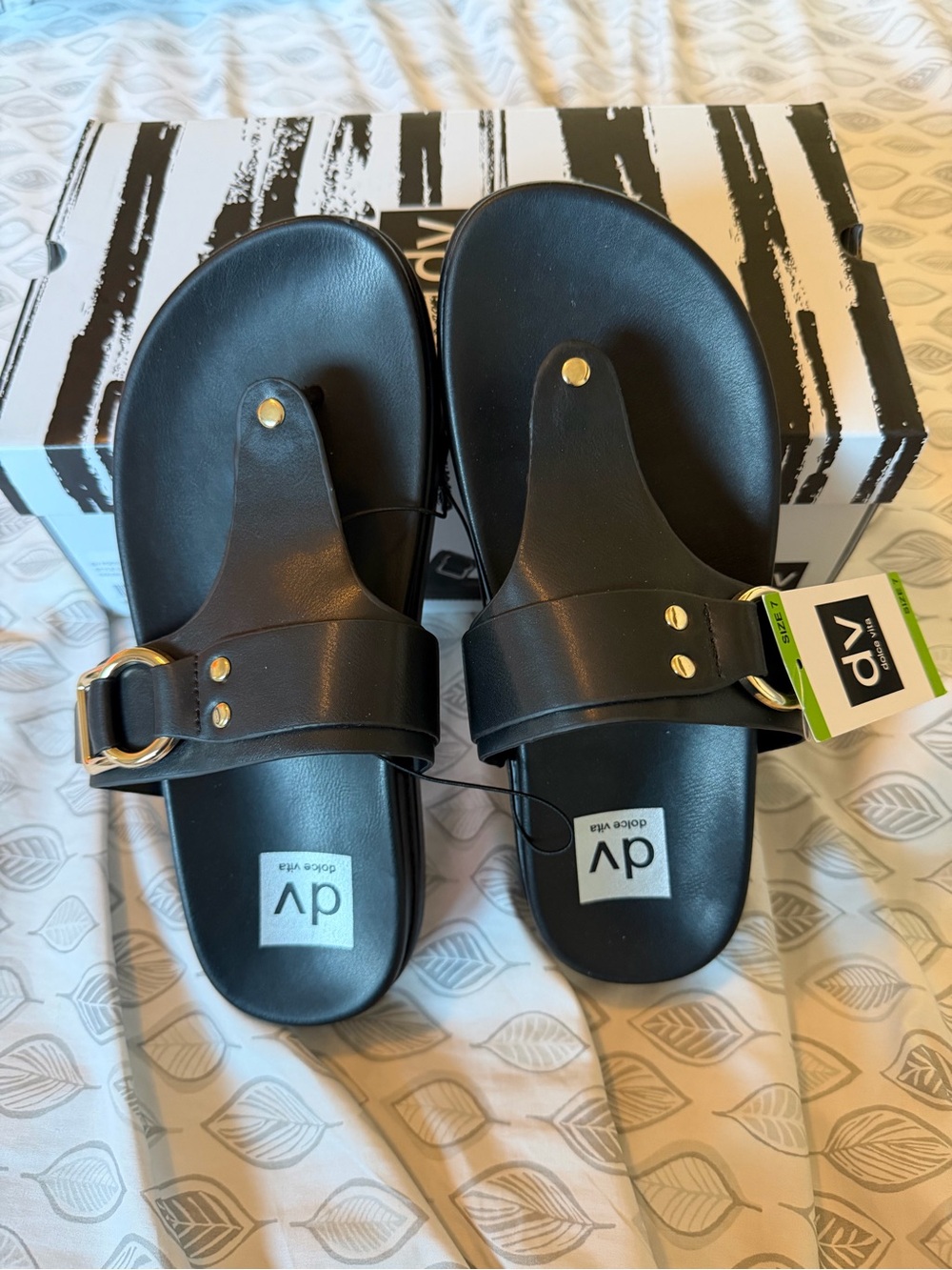 dv by Dolce Vita Black Leather-Look Slide Sandals size 7